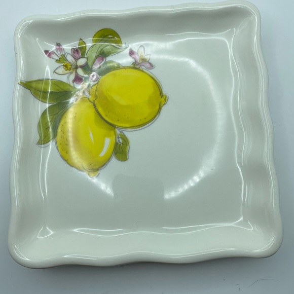 Effective hand made in Italy 🇮🇹 square plates with lemon 🍋 and ruffle edges - Picture 5 of 5